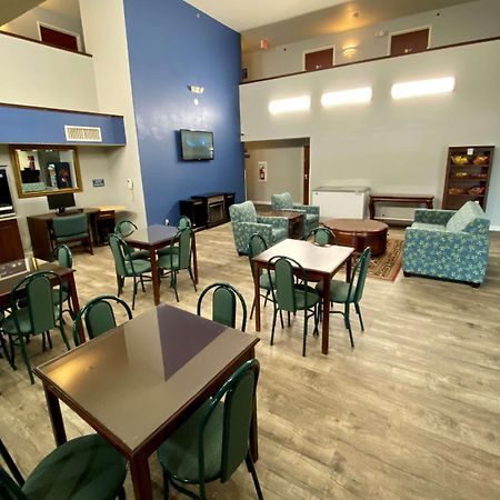Baymont By Wyndham Swanton Hotel Екстериор снимка