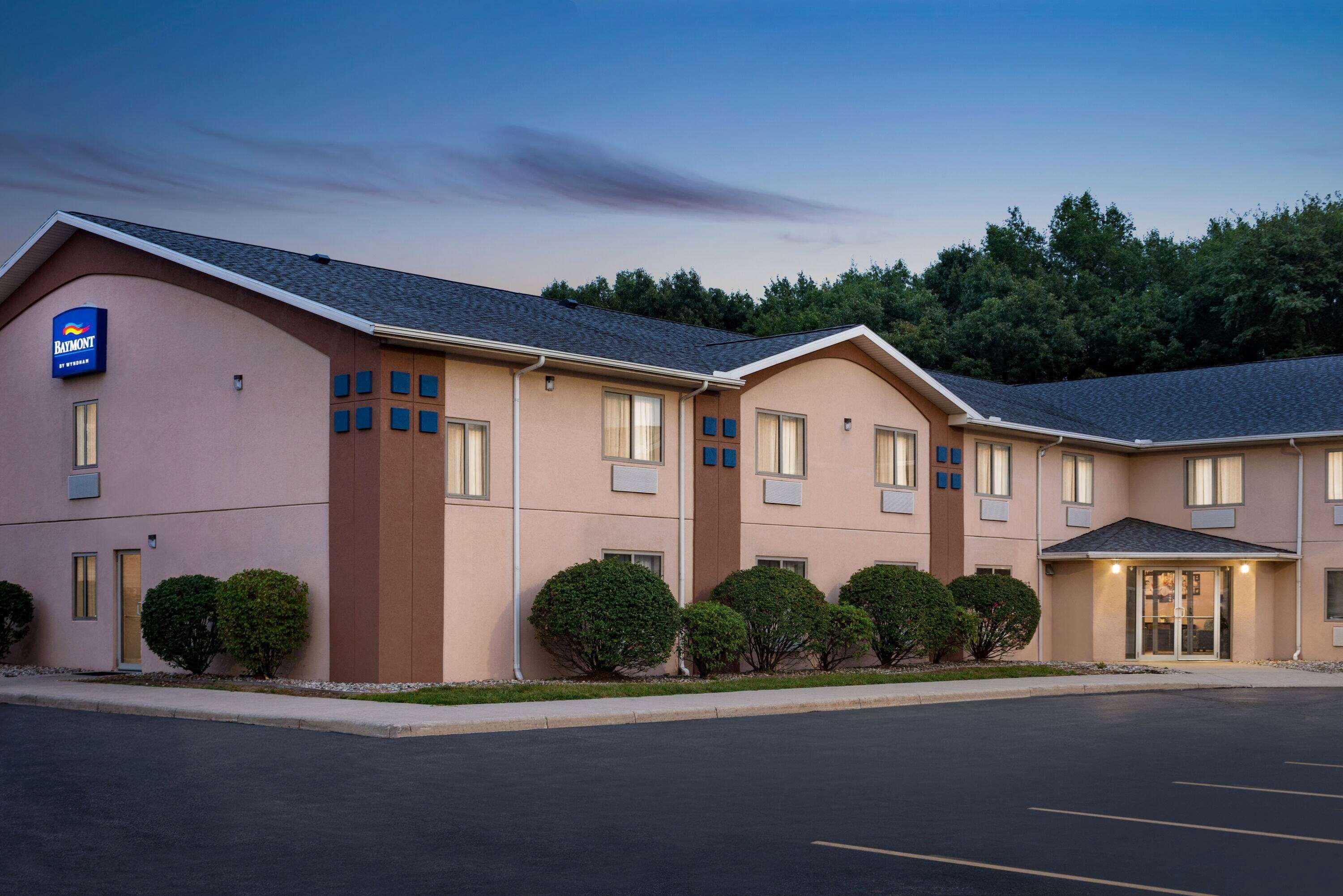 Baymont By Wyndham Swanton Hotel Екстериор снимка