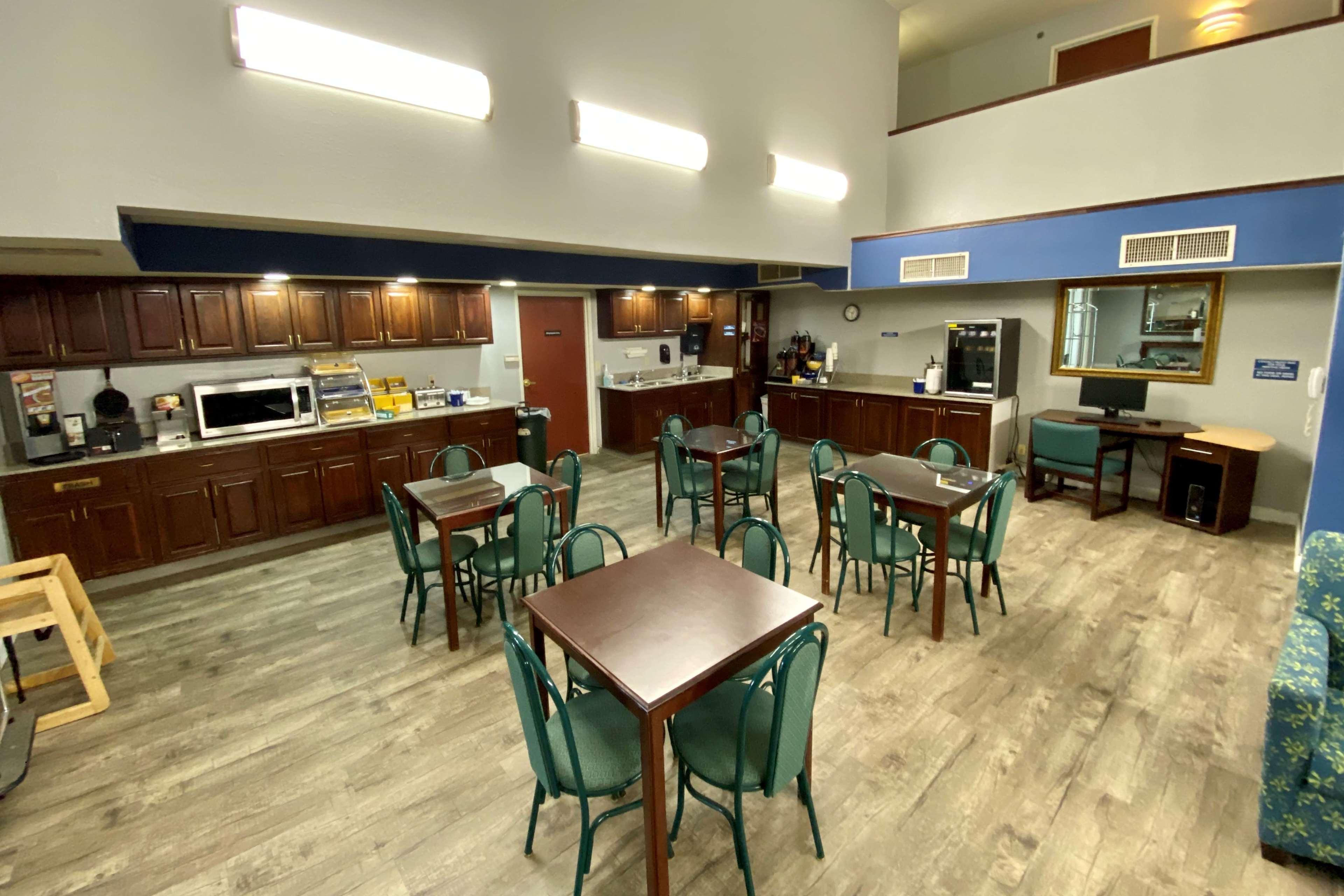 Baymont By Wyndham Swanton Hotel Екстериор снимка