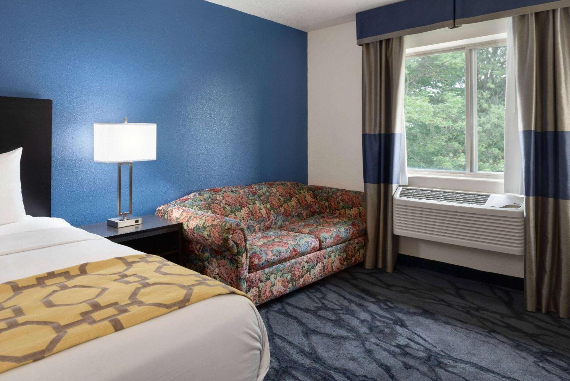 Baymont By Wyndham Swanton Hotel Екстериор снимка